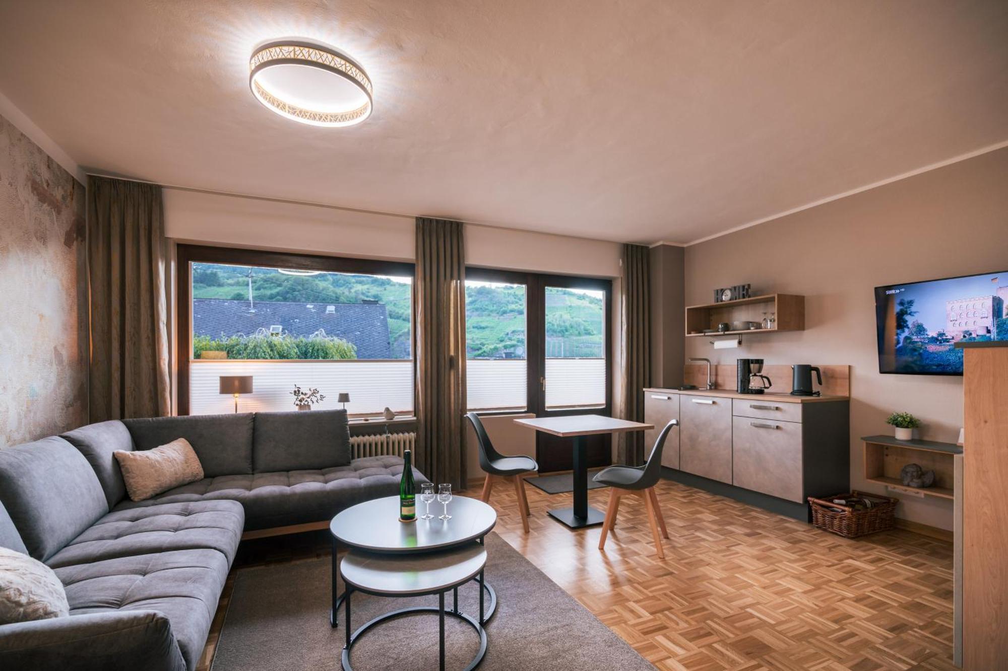 Bed and Breakfast Ferienweingut Hirschen Schulstrasse Burg  Exteriér fotografie