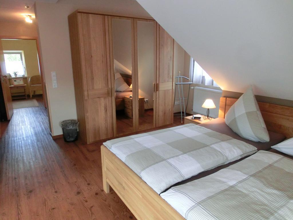 Bed and Breakfast Ferienweingut Hirschen Schulstrasse Burg  Pokoj fotografie