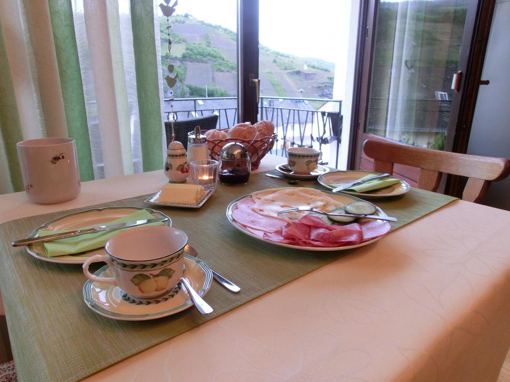 Bed and Breakfast Ferienweingut Hirschen Schulstrasse Burg  Pokoj fotografie