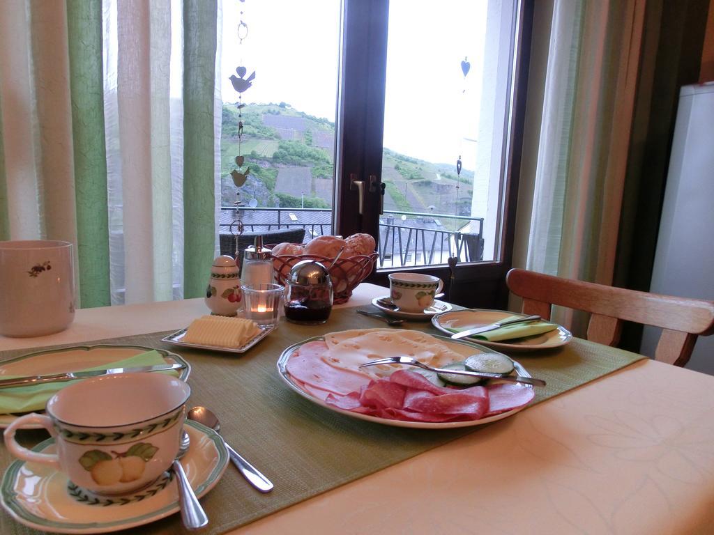Bed and Breakfast Ferienweingut Hirschen Schulstrasse Burg  Pokoj fotografie
