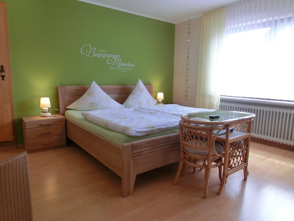 Bed and Breakfast Ferienweingut Hirschen Schulstrasse Burg  Pokoj fotografie