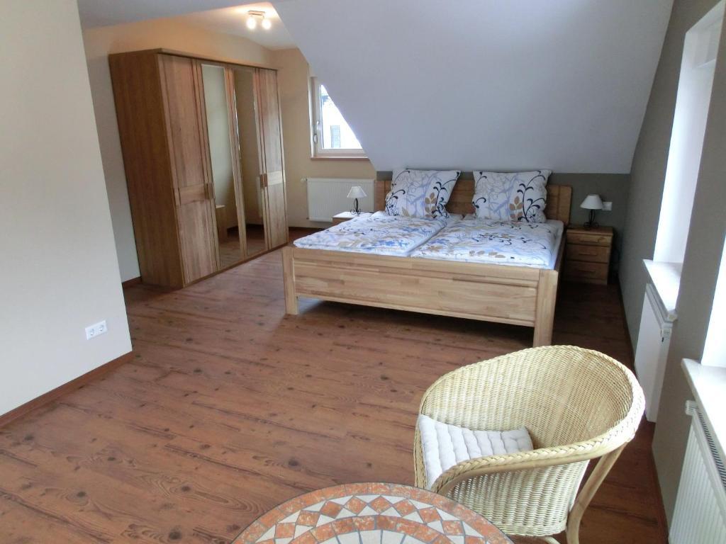 Bed and Breakfast Ferienweingut Hirschen Schulstrasse Burg  Pokoj fotografie