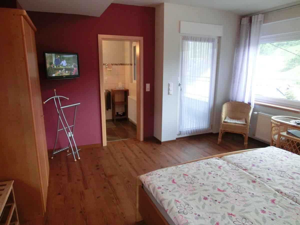 Bed and Breakfast Ferienweingut Hirschen Schulstrasse Burg  Exteriér fotografie